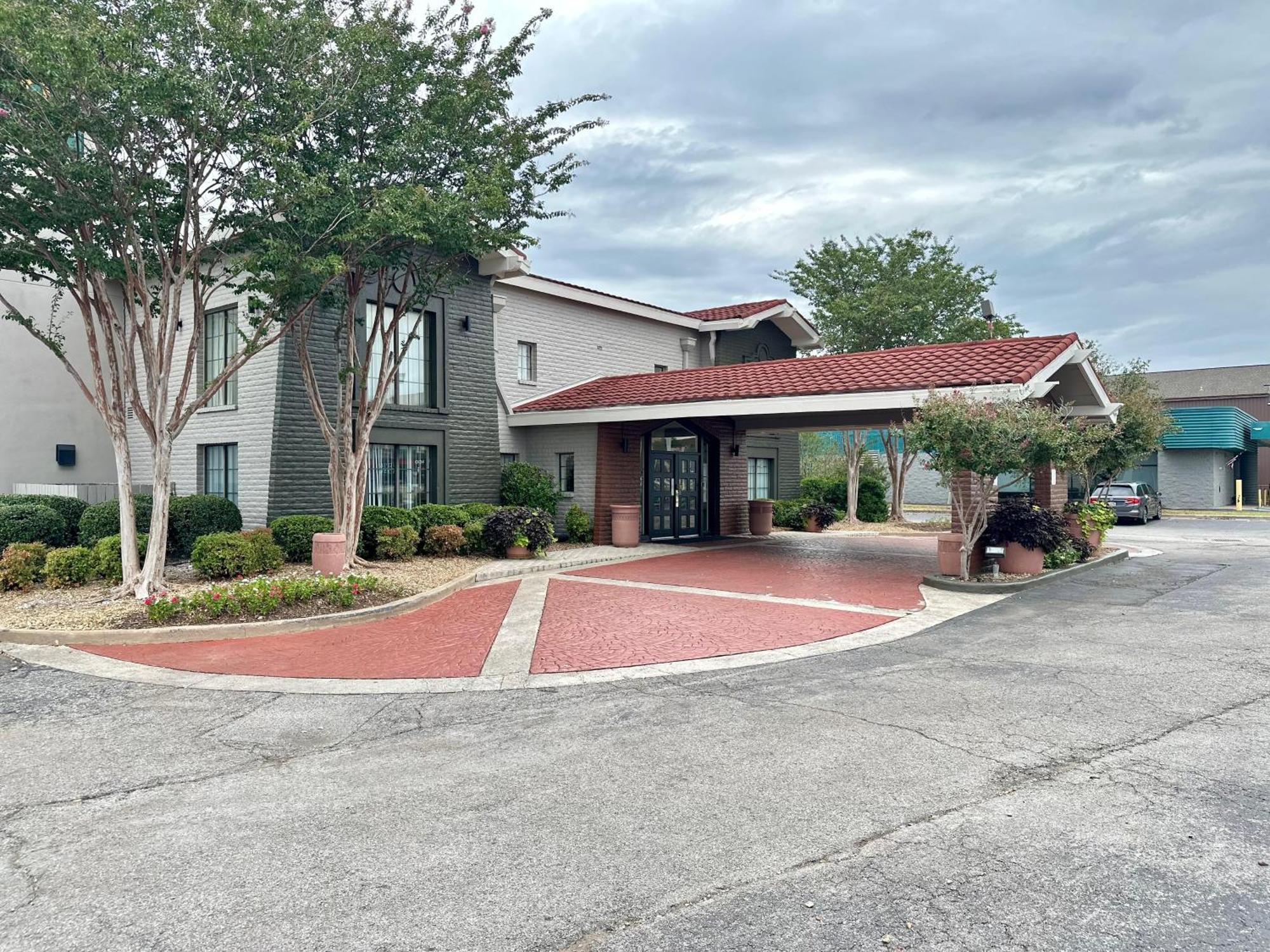 La Quinta Inn By Wyndham Huntsville Research Park Exterior foto